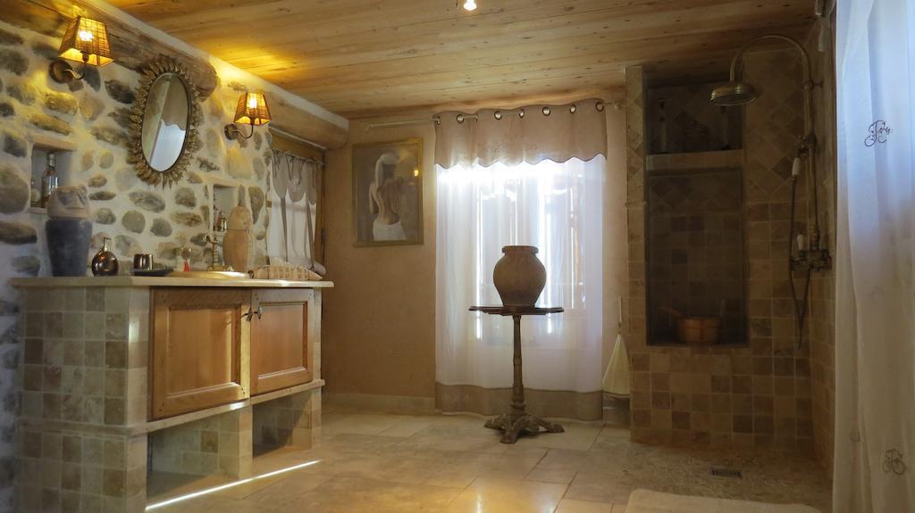 Les Gites D'Eliane Laragne Ruang foto